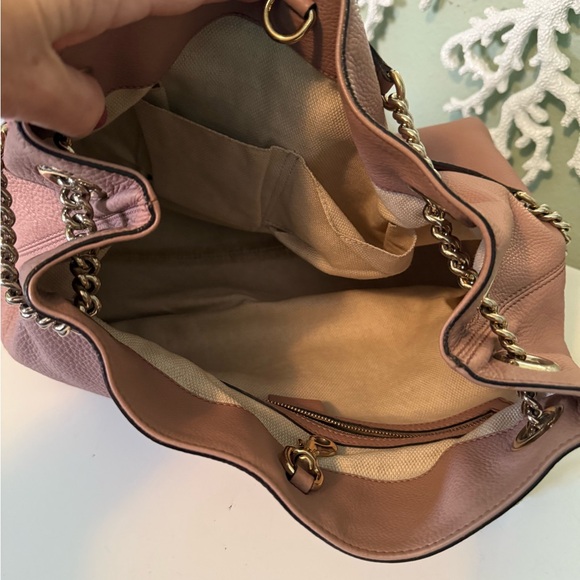 Gucci Soho Pink Shoulder Bag with Iconic GG Logo - Picture 6 of 10
